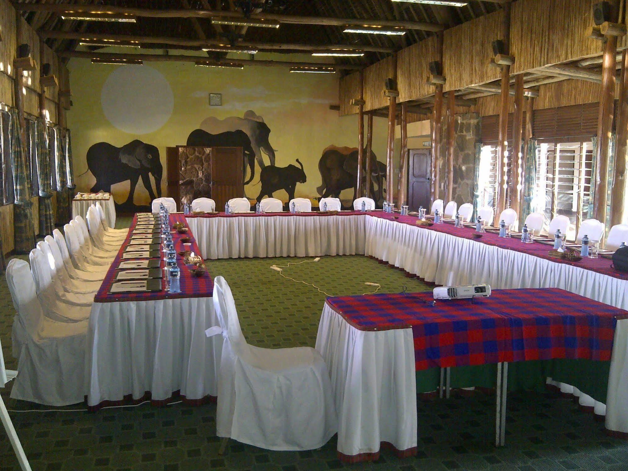 Kilaguni Serena Safari Lodge Tsavo Екстериор снимка