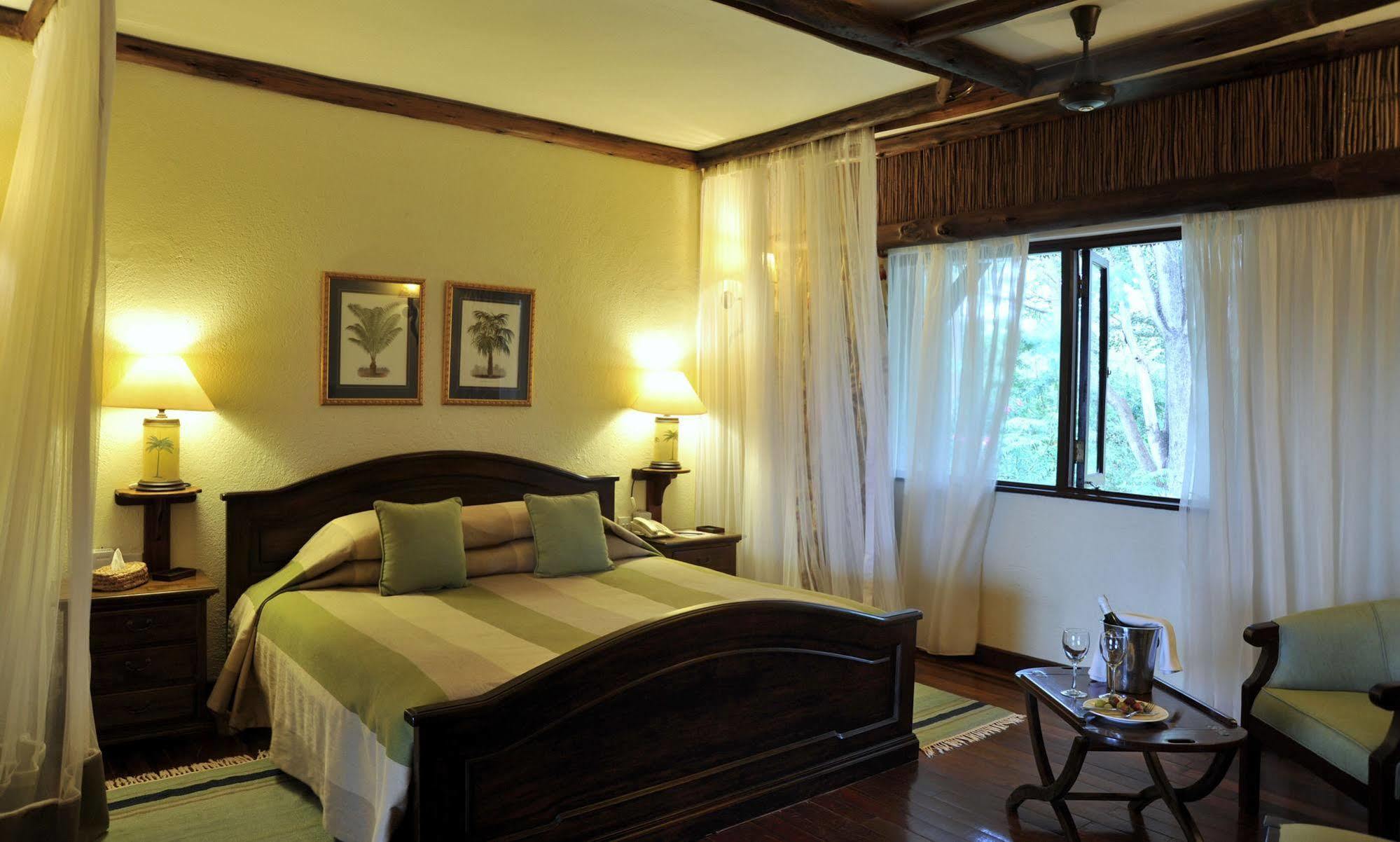 Kilaguni Serena Safari Lodge Tsavo Екстериор снимка